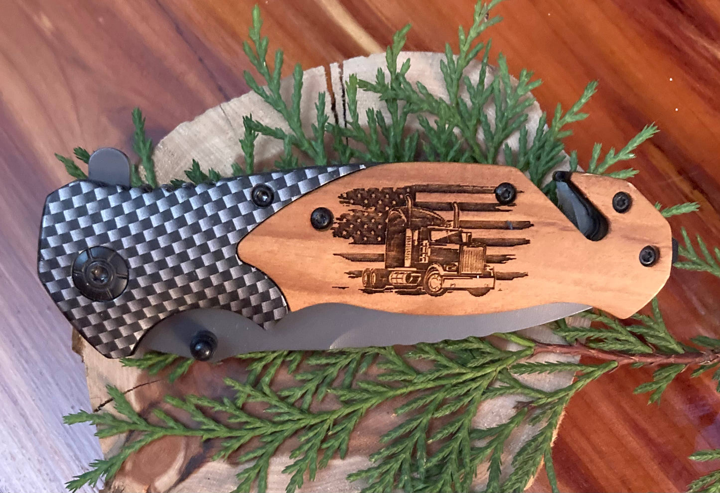 Big Truck on Flag Knife